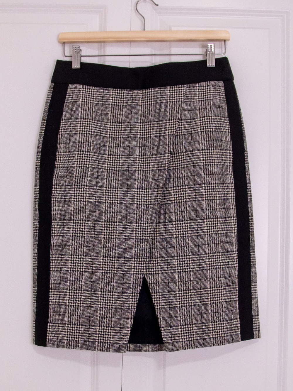 J. Crew - Black & White Houndstooth Checked Pencil Skirt (Size 4)